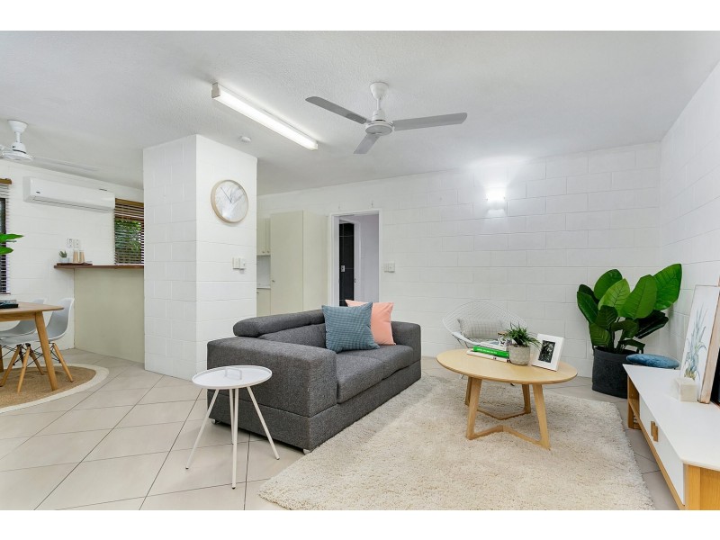 4/235 Mcleod Street, Cairns North QLD 4870