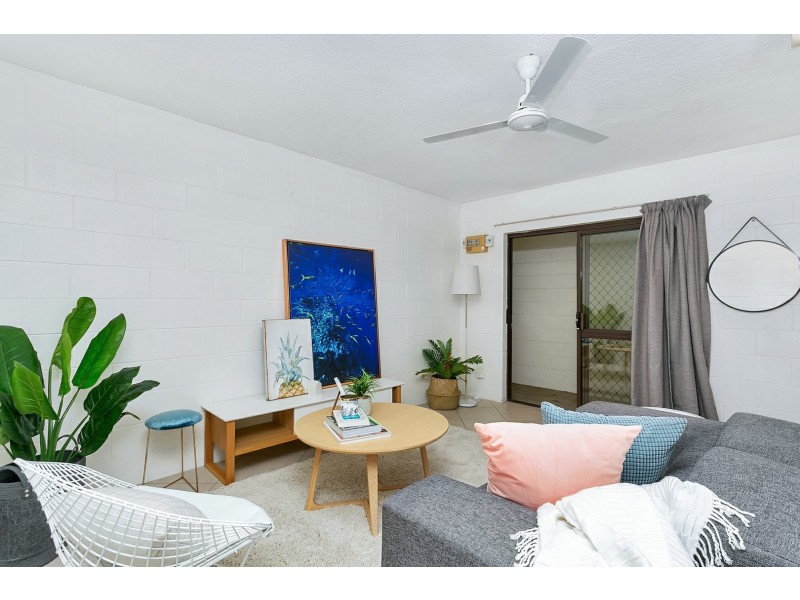 4/235 Mcleod Street, Cairns North QLD 4870