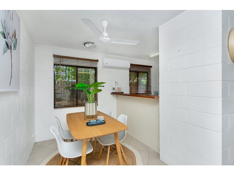 4/235 Mcleod Street, Cairns North QLD 4870