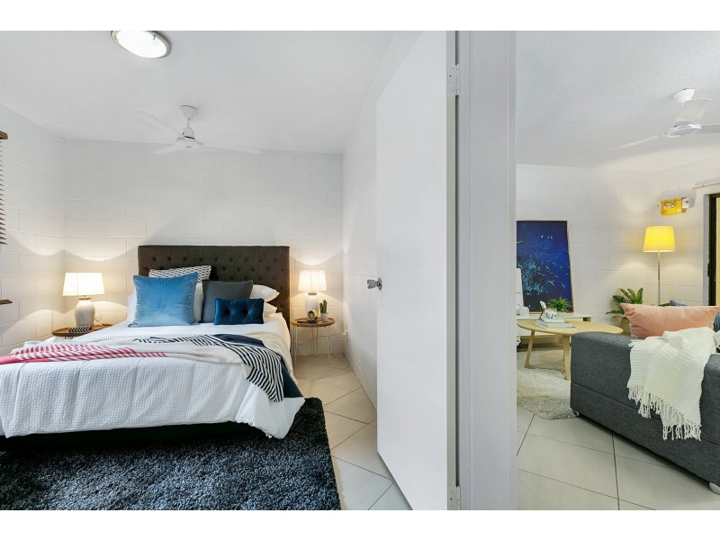 4/235 Mcleod Street, Cairns North QLD 4870