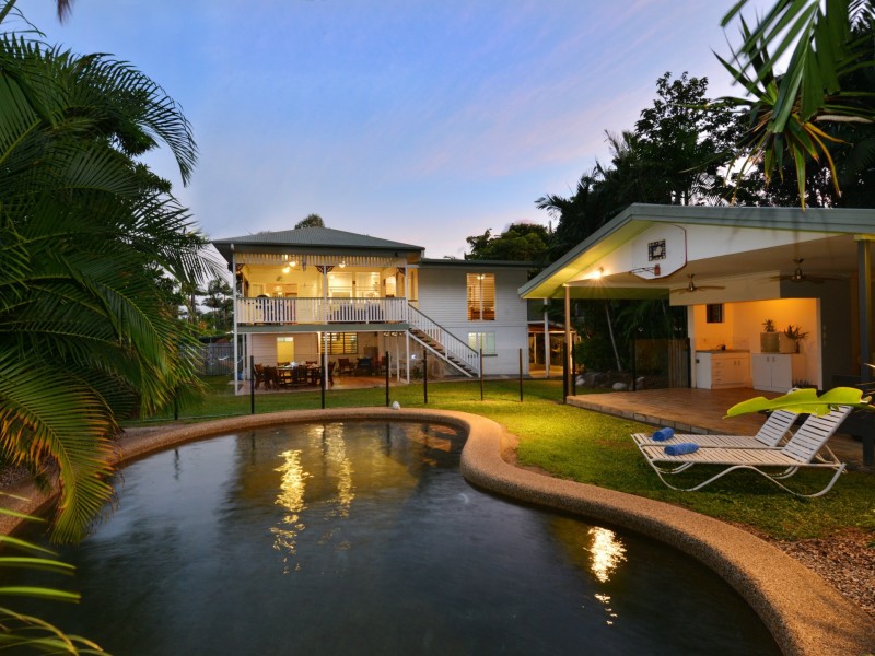 232 Woodward Street, Whitfield QLD 4870