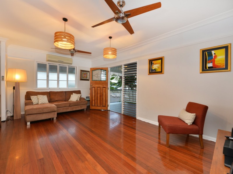 232 Woodward Street, Whitfield QLD 4870