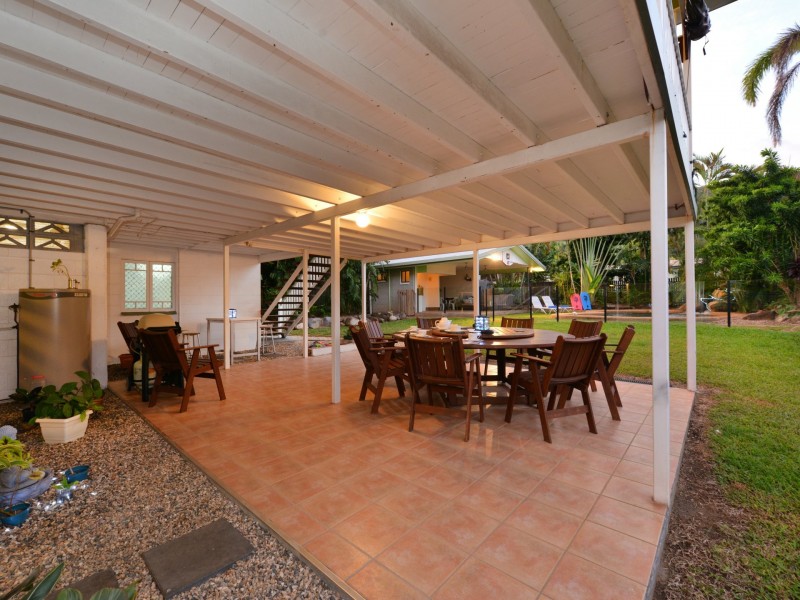 232 Woodward Street, Whitfield QLD 4870