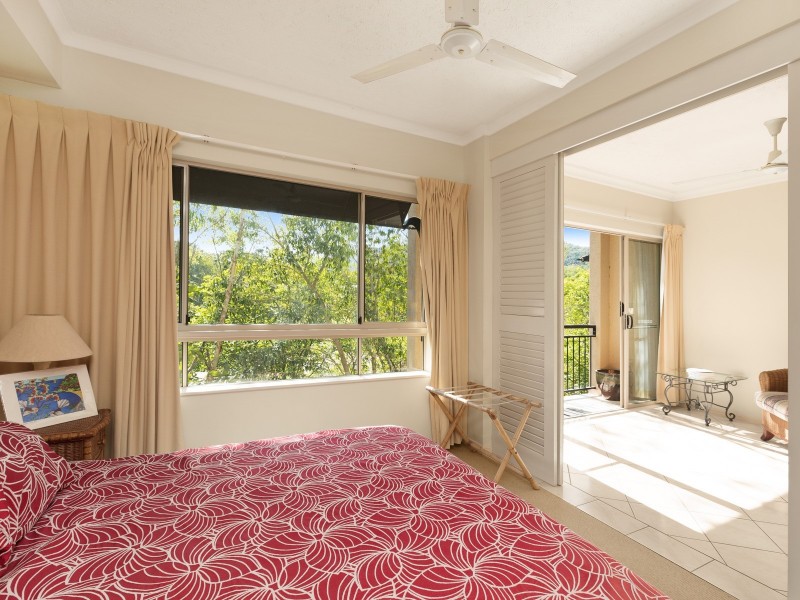 1615/2 Greenslopes Street, Cairns North QLD 4870