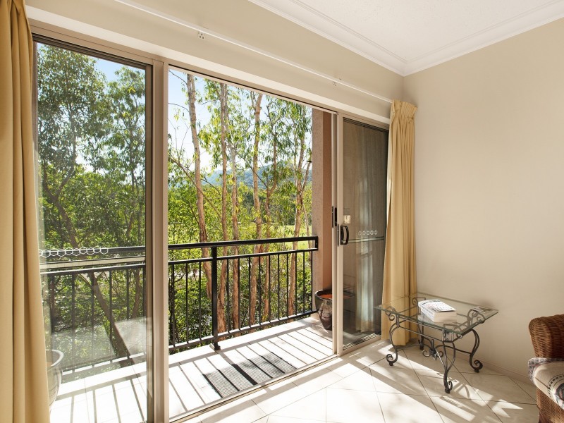 1615/2 Greenslopes Street, Cairns North QLD 4870