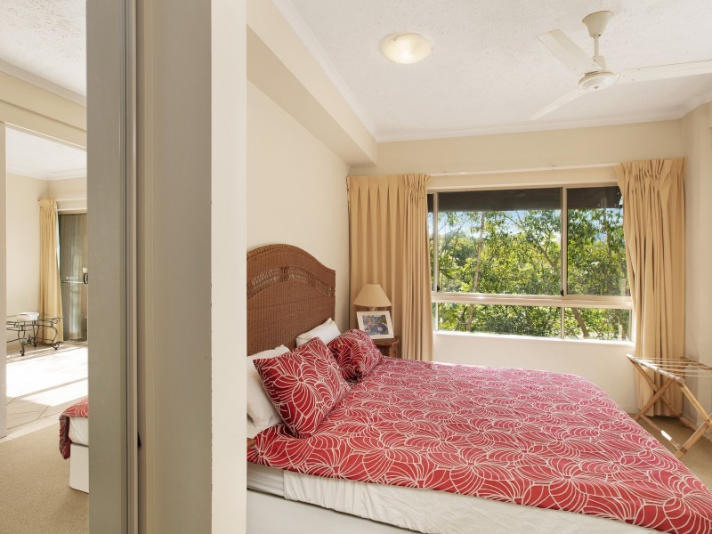 1615/2 Greenslopes Street, Cairns North QLD 4870