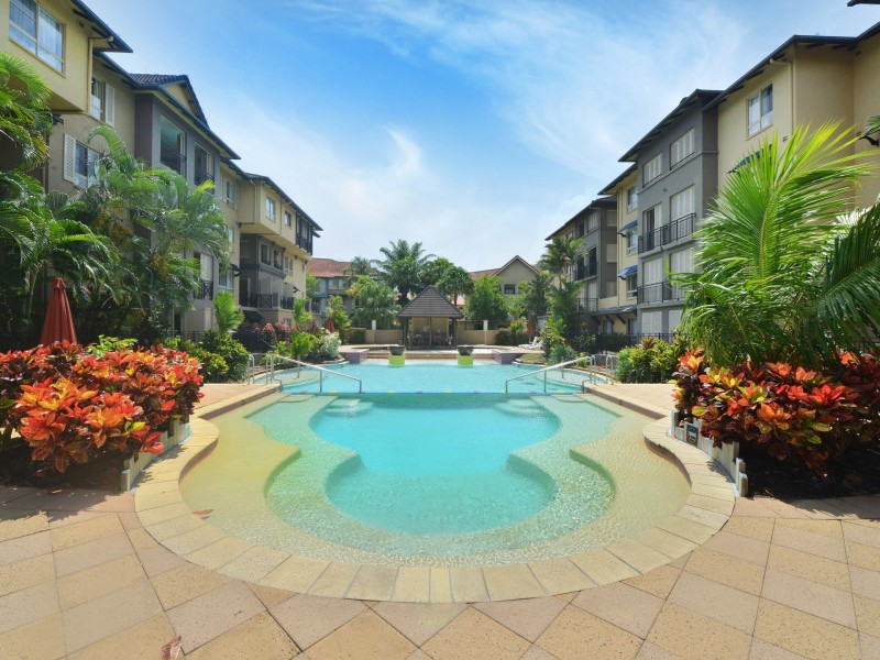 1615/2 Greenslopes Street, Cairns North QLD 4870
