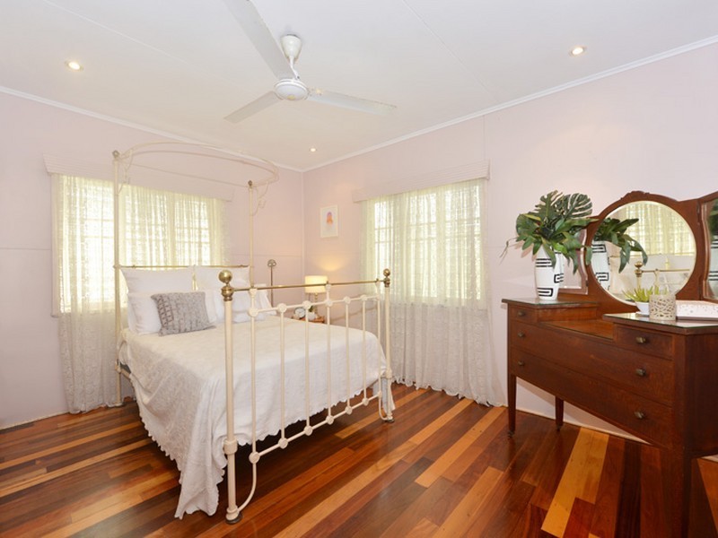 7 Olive Street, Manoora QLD 4870