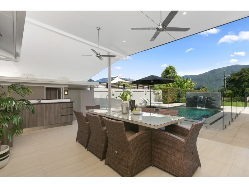 11 Curlewis Close, Brinsmead QLD 4870