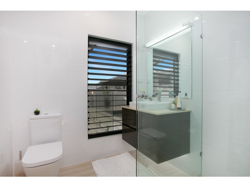 11 Curlewis Close, Brinsmead QLD 4870
