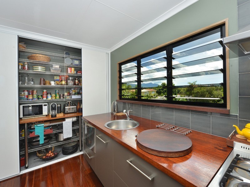 10 Teresa Street, Freshwater QLD 4870