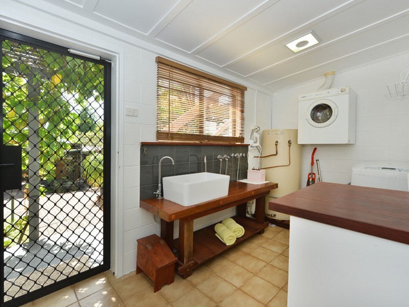 10 Teresa Street, Freshwater QLD 4870