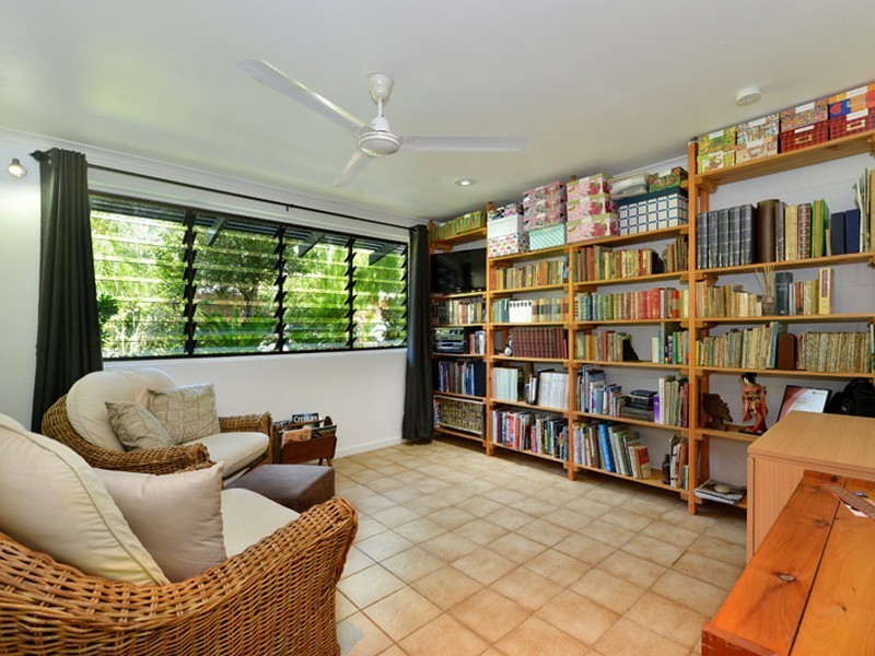 10 Teresa Street, Freshwater QLD 4870