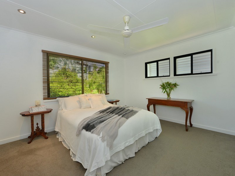 10 Teresa Street, Freshwater QLD 4870