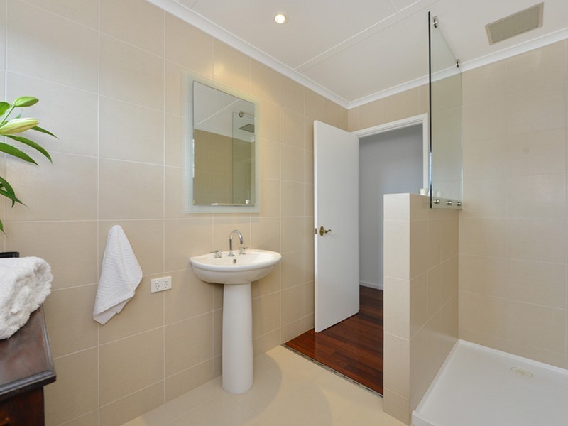 10 Teresa Street, Freshwater QLD 4870