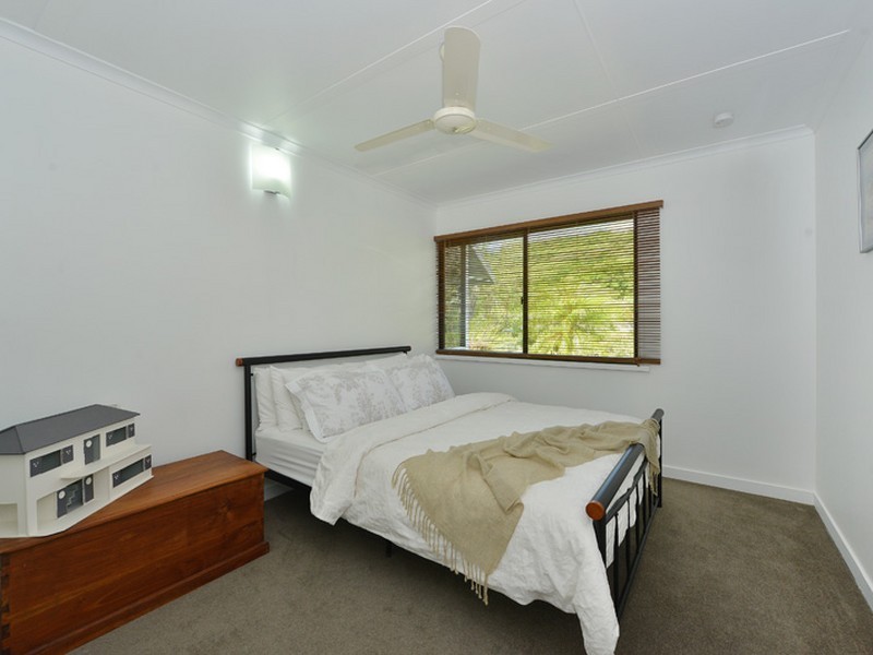 10 Teresa Street, Freshwater QLD 4870