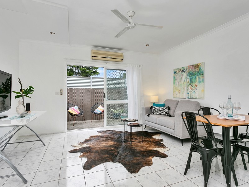 8/462-464 McCoombe Street, Mooroobool QLD 4870