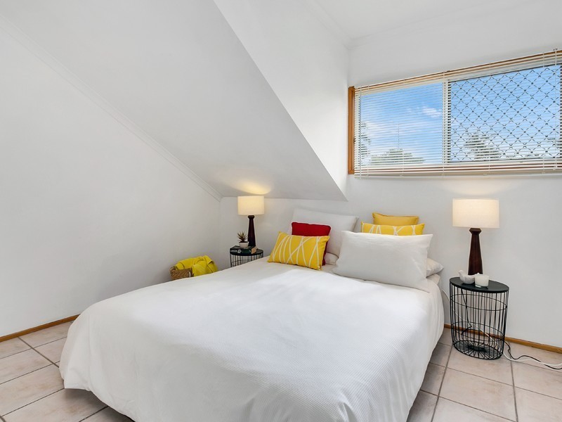 8/462-464 McCoombe Street, Mooroobool QLD 4870