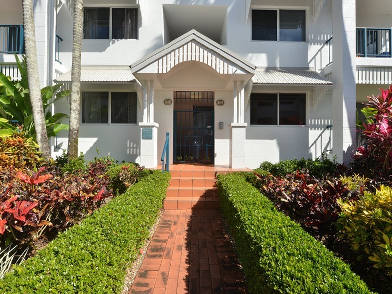 Unit 40/8-14 Munro Terrace [House on the Hill], Mooroobool QLD 4870