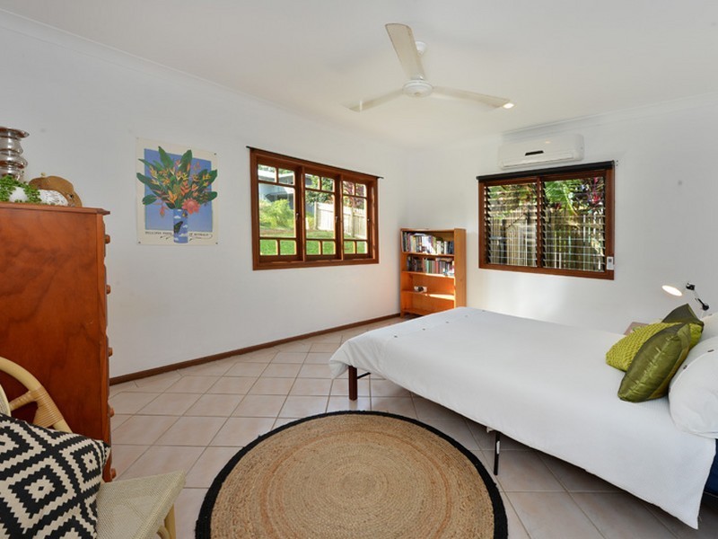 55 Benn Street, Brinsmead QLD 4870