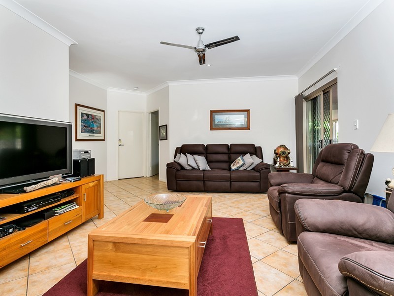 10 Brian Street, Brinsmead QLD 4870