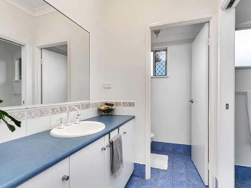 10 Brian Street, Brinsmead QLD 4870