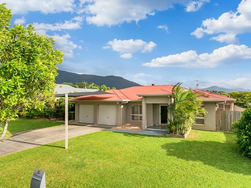 10 Brian Street, Brinsmead QLD 4870