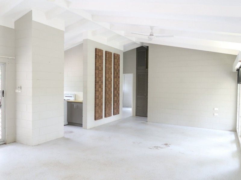 2/8 Teresa Street, Freshwater QLD 4870