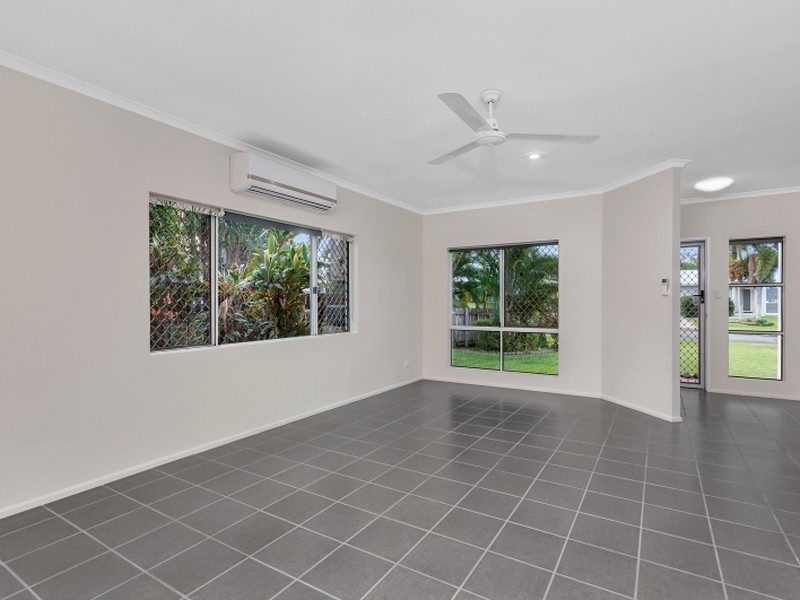 4 Jadana Close, Mooroobool QLD 4870