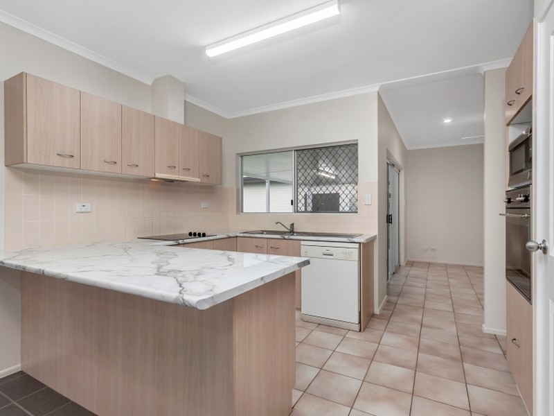 4 Jadana Close, Mooroobool QLD 4870