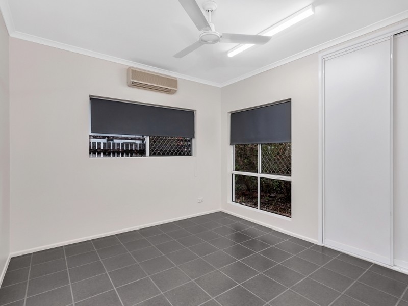 4 Jadana Close, Mooroobool QLD 4870