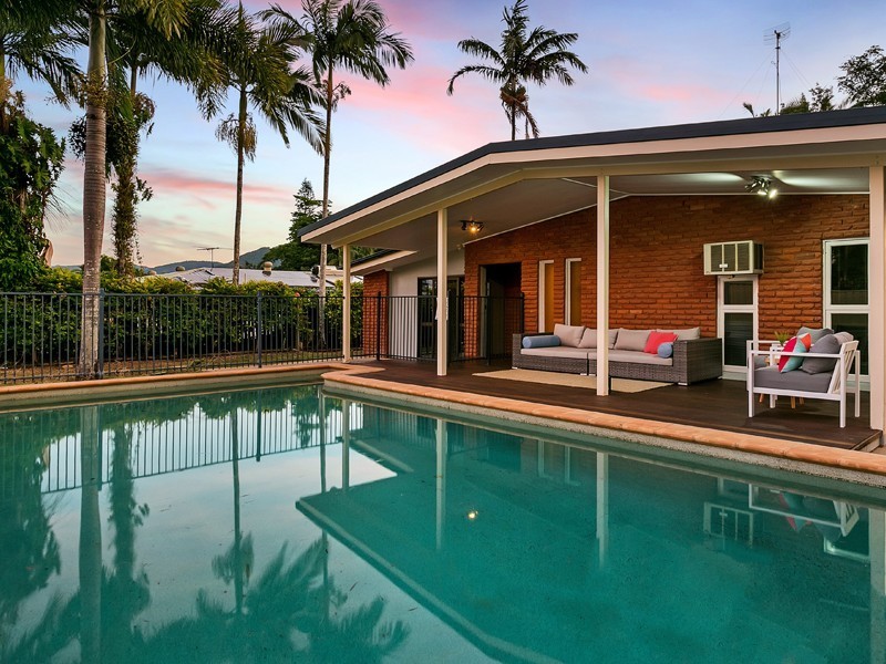 29 Junction Street, Edge Hill QLD 4870