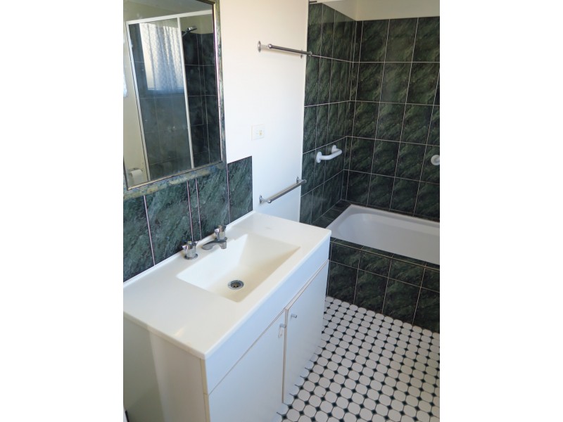 1/11 Ingham Court, Mooroobool QLD 4870