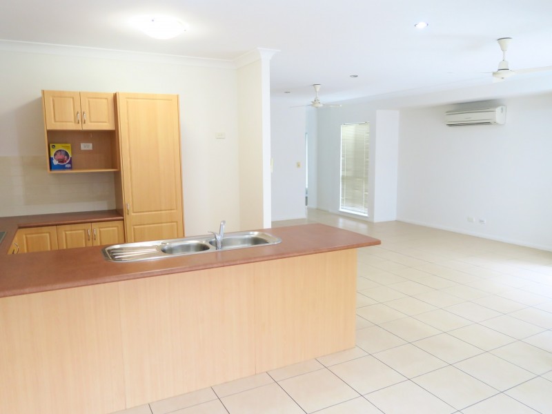 24 Chesterfield Close, Brinsmead QLD 4870