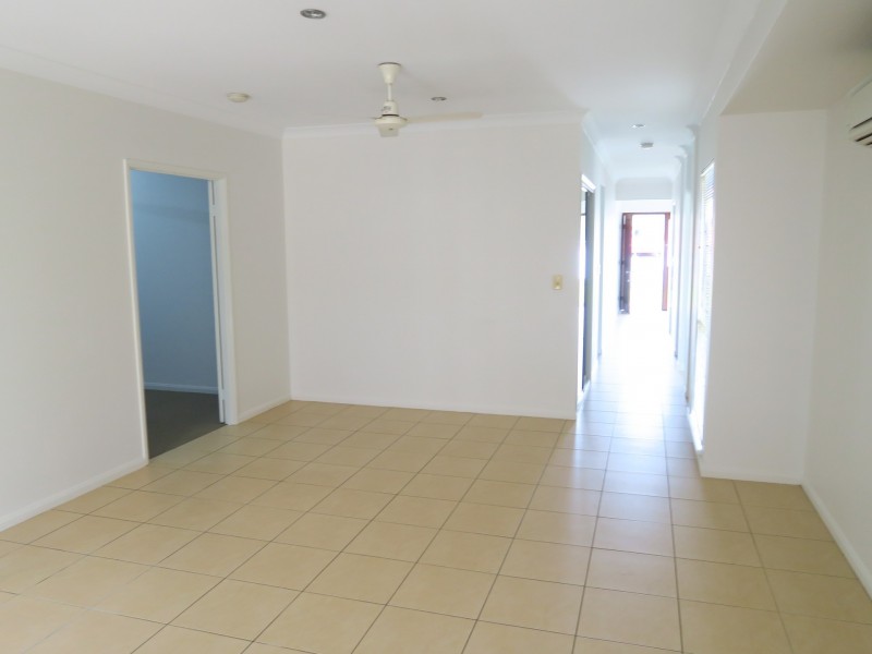 24 Chesterfield Close, Brinsmead QLD 4870