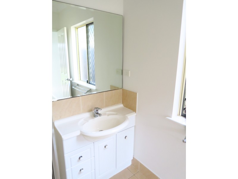 24 Chesterfield Close, Brinsmead QLD 4870