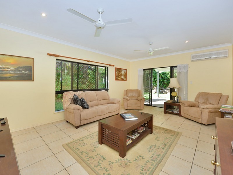 27 Red Ochre Street, Redlynch QLD 4870