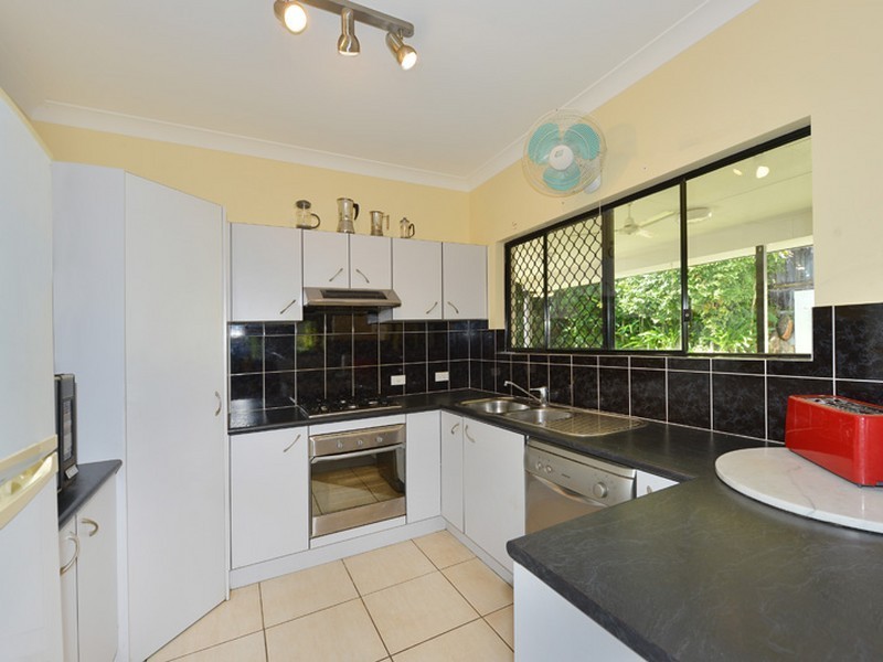 27 Red Ochre Street, Redlynch QLD 4870