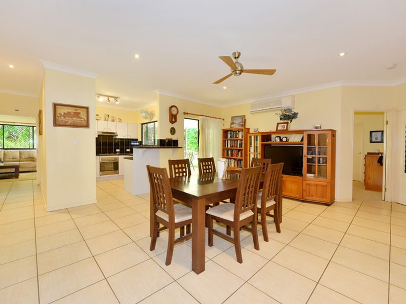 27 Red Ochre Street, Redlynch QLD 4870