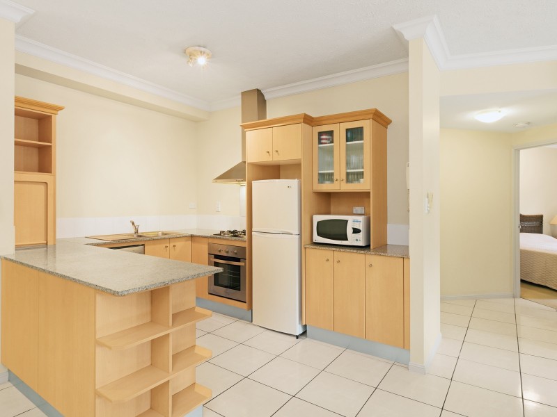 Unit 1738/2 Greenslopes Street, Cairns North QLD 4870