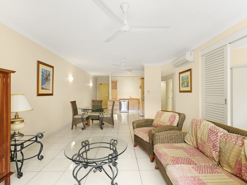 Unit 1738/2 Greenslopes Street, Cairns North QLD 4870