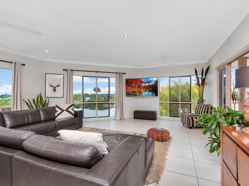 3 Speedy Close, Bentley Park QLD 4869