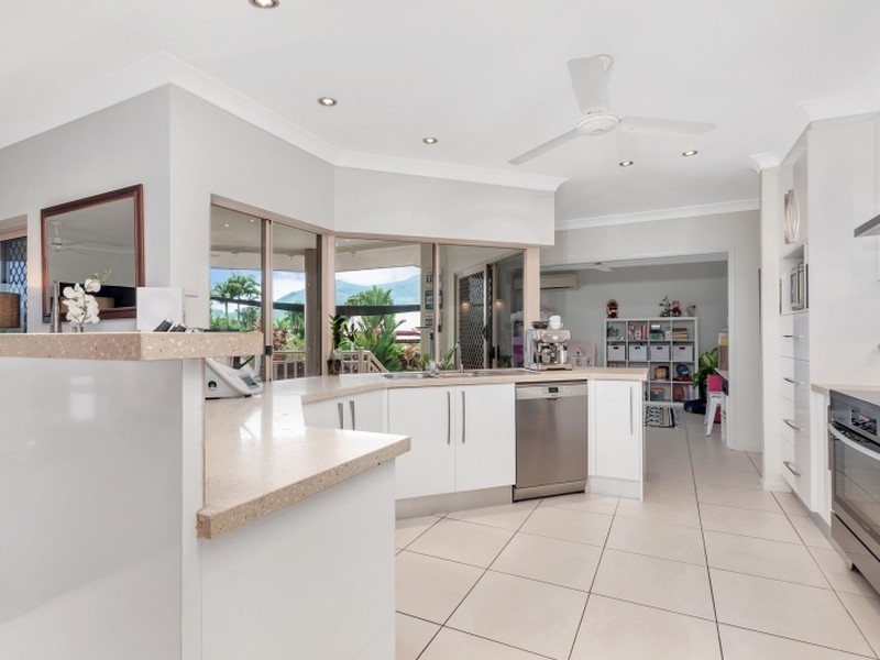 3 Speedy Close, Bentley Park QLD 4869