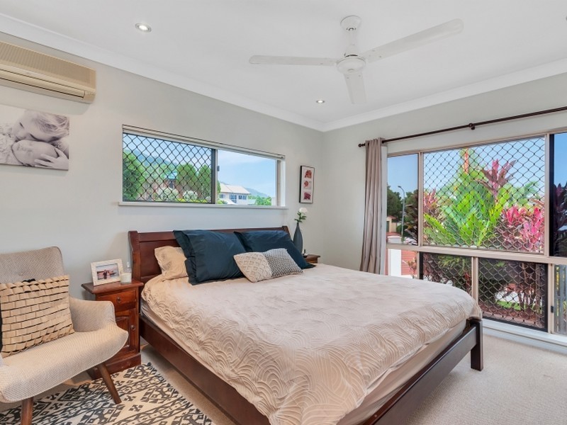 3 Speedy Close, Bentley Park QLD 4869