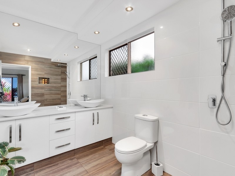 3 Speedy Close, Bentley Park QLD 4869