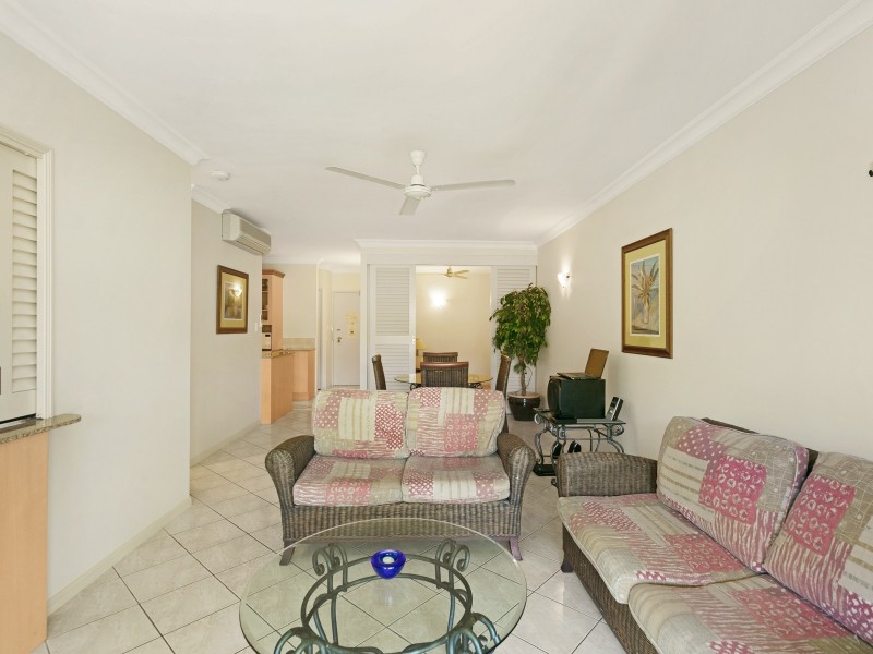 1127/2 Greenslopes Street, Cairns North QLD 4870