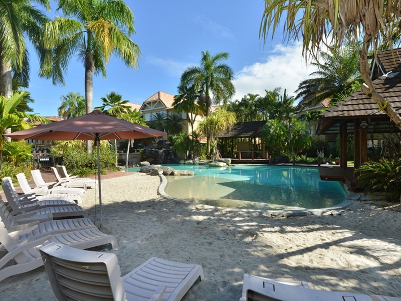 1127/2 Greenslopes Street, Cairns North QLD 4870