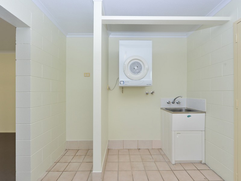 6/64 Pease Street, Manoora QLD 4870