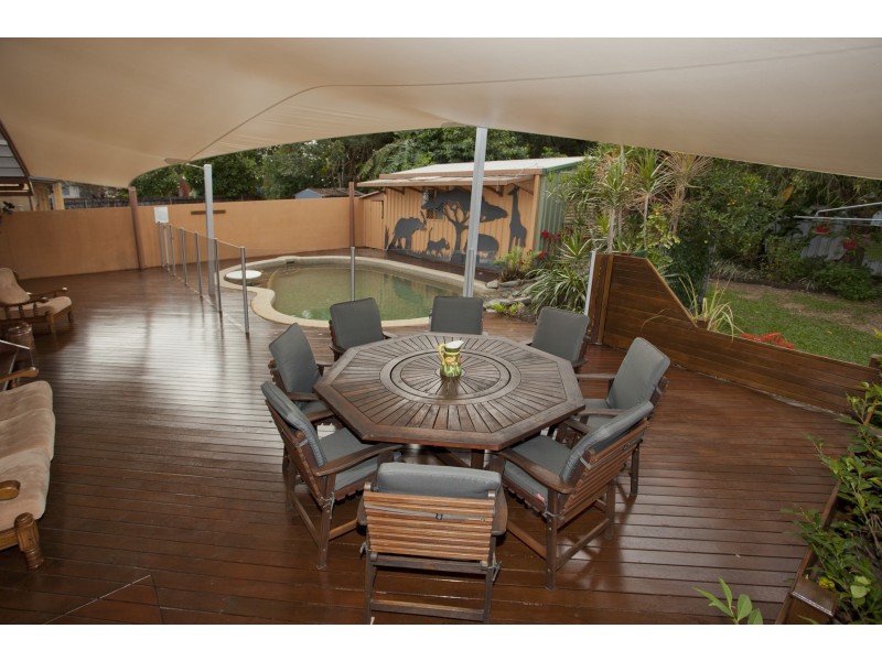 98 Russell Street, Edge Hill QLD 4870