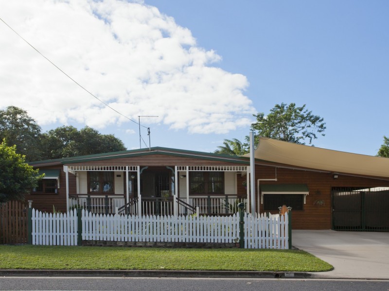 98 Russell Street, Edge Hill QLD 4870